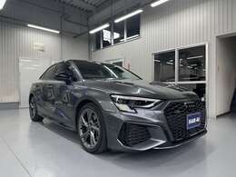 オプションカラーのデイトナグレーです。