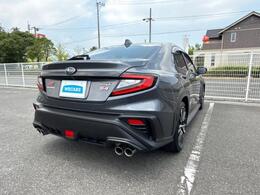全国に店舗を展開しているのでどこでもお取り寄せが可能です！この車が気になるけど遠方だから・・・と諦める必要はありません！※別途陸送費が必要です。