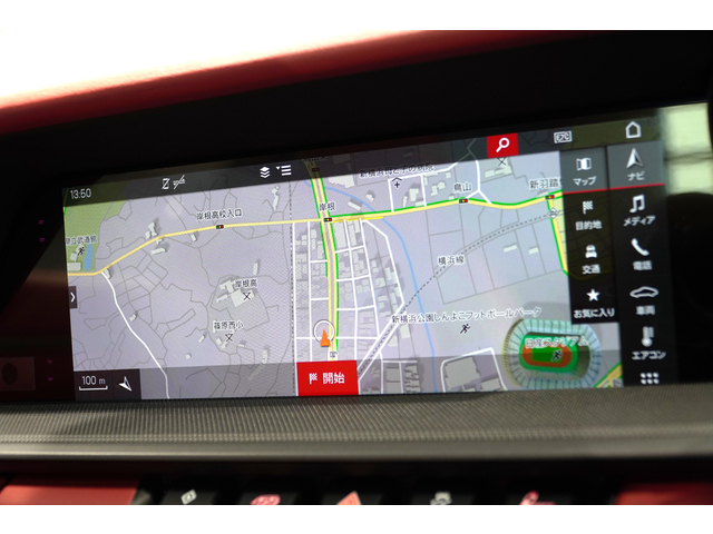ポルシェ純正PCMナビを搭載しております。