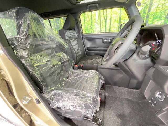運転席シート廻りは使用感も少なく、良好な状態となっています。丁寧に使われていたことがよくわかりますね。
