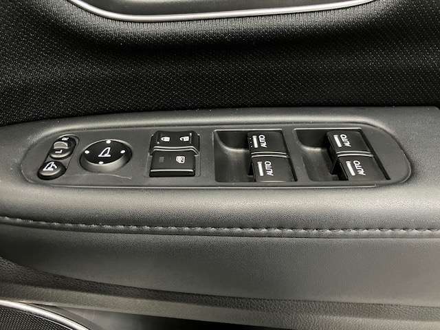 全席パワーウィンドウ搭載