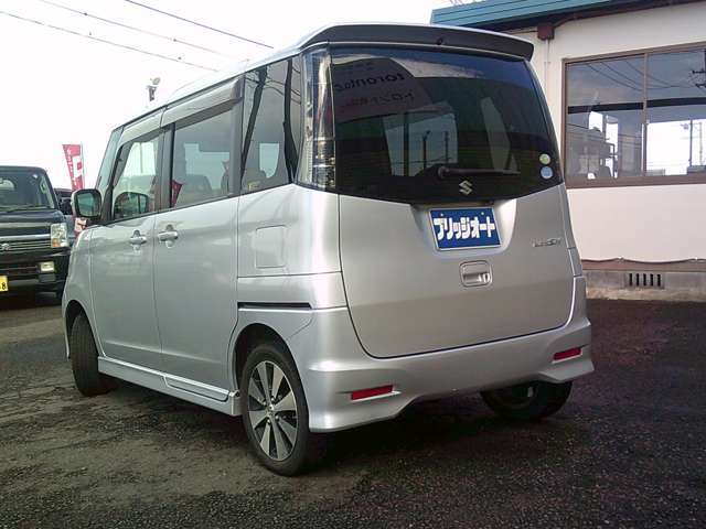 当店の在庫車両は大きく目立つ傷や凹み等は極力修理して綺麗に仕上げてから展示しております。
