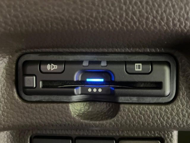 【ETC】高速道路の料金所をストレスなく通過！話題のスポットやサービスエリアに多い「スマートIC」利用時は必須のアイテムです。当店でセットアップを実施、ご納車当日からすぐにご利用いただけます！