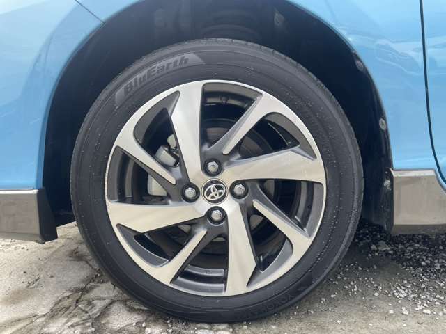 中古車をご購入するにあたって安心なアフターサービス。全国の正規ディーラー様にて保証修理が可能となるグレードアップ保証。詳しくはスタッフまで！！