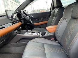 【助手席】きれいな助手席なので家族や友だちに乗ってもらっても安心です！新品のフロアマットのご注文も可能です。掲載箇所以外にご希望の写真がございましたらお気軽にお問い合わせ下さい。