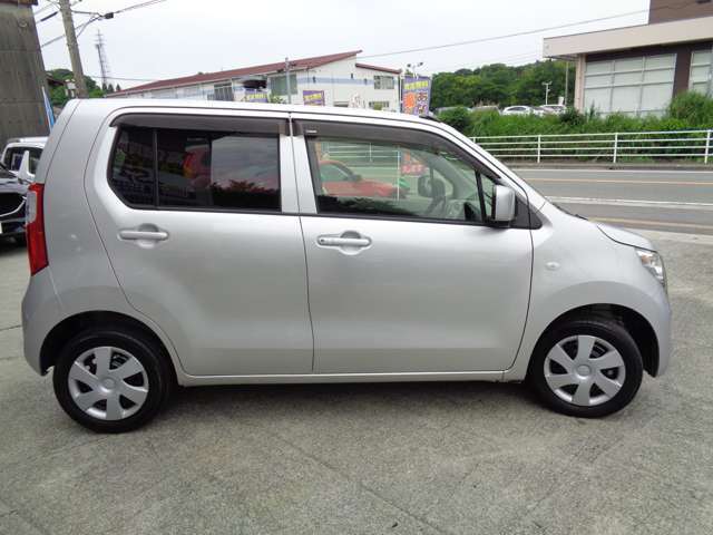 ★AUX端子★ビルトインETC★オートエアコン★運転席シートヒーター★キーレスリモコン★横滑り防止装置★ライトレベライザー★チルトステア★シートリフター★バイザー★マット
