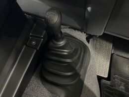 4WDのお車ですので、雪道でも安心です♪降雪地地域にお住まいの方以外にも、ウィンタースポーツが趣味の方や降雪地域へ帰省される機会がある方にもおすすめ！