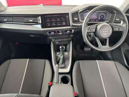 Audiのインテリアはエクステリア同様、優れたデザイン性とクオリティ、そして機能性を兼ね備えております。