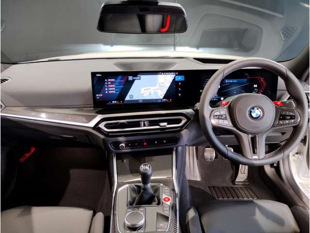 ☆センターパネルを運転席側に僅かに傾けたBMW独特のインパネ☆【駆け抜ける歓び】はここからもスタートしております☆