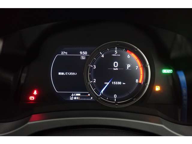 ドライブモードセレクトスイッチ。ダイナミックな加速を楽しみたい時、穏やかに走りたい時。スポーツからエコまで走行モードをお選びいただけます。