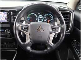 本革巻ステアリングホイール　ハンドルヒーター装備