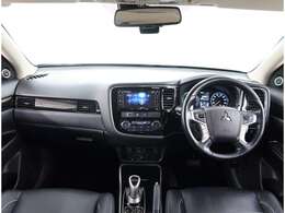 操作性の良いインパネ周りです