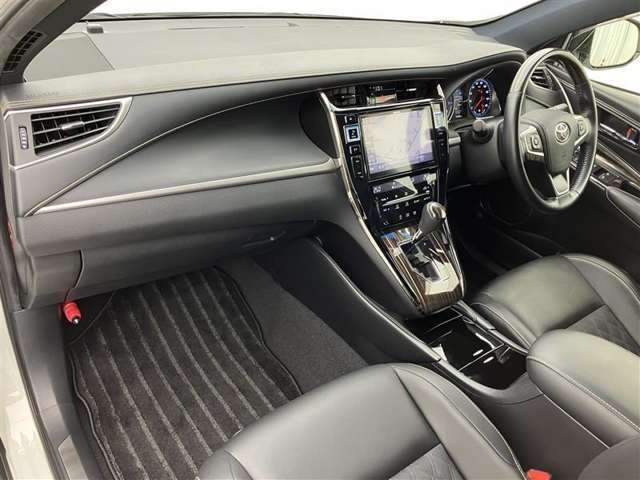 高品質カークリーニング ピカピCar 外装・内装、岐阜トヨペットの専門スタッフがシートもカーペットも綺麗に洗浄済み！プロの仕上げを是非ご確認下さいませ。