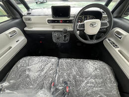 納車前の整備は車検整備以上の安心点検を行っております！資格を持った整備士がしっかりまごころ込めて整備いたします！安心してカーライフをお楽しみください♪