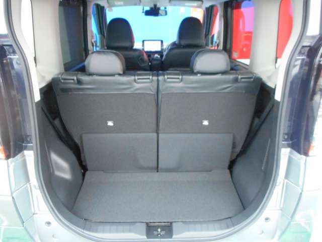 ラゲッジルームは、多くの荷物が積めちゃいますよ♪