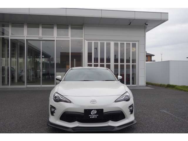 現在お乗りのお車の査定も実施しております。国産車、輸入車関係なくご相談ください。