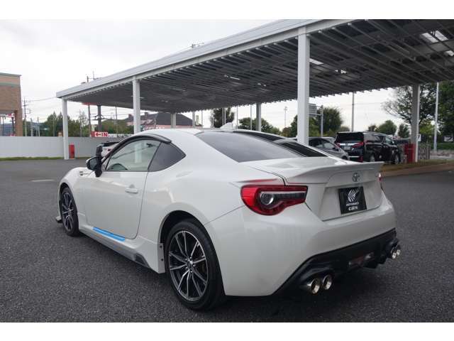 現在お乗りのお車の査定も実施しております。国産車、輸入車関係なくご相談ください。