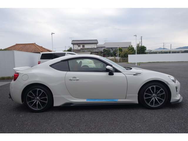 当社はBOSCH CAR SERVICEの認定店です！電気自動車コーナー、輸入車コーナーがございます。電気自動車、輸入車整備に詳しいスタッフが多数在籍しており充実のアフターサービスを提供します。