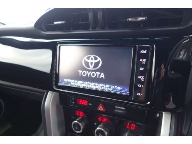 純正ディーラーオプションのSDナビゲーション！！バックモニターの後付けも可能です。