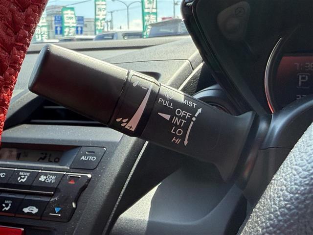 納車前に内外装のクリーニングをいたします。各種コーティング（別途有料）もご用意しておりますので、是非ご相談ください。