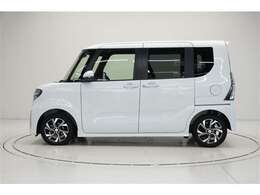 ガソリン車です。力強さと快適さを両立した知的性能のエンジンです。快適なドライブをお楽しみください。