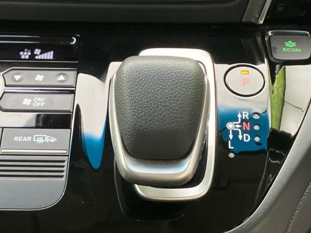 お車に合わせて無料保証以外にも、保証範囲、期間、距離を拡充させた有料保証もご用意しております！中古車の購入が初めてで不安・・・というお客様もご安心ください！