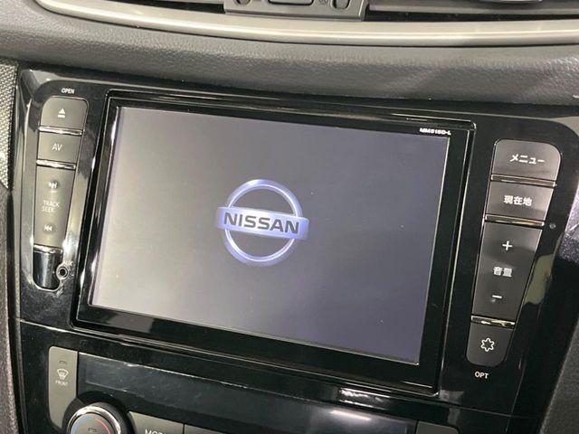【純正ナビ】人気の純正ナビを装備。オーディオ機能も充実しており、Bluetooth接続すればお持ちのスマホやMP3プレイヤーの音楽を再生可能！毎日の運転がさらに楽しくなります！！