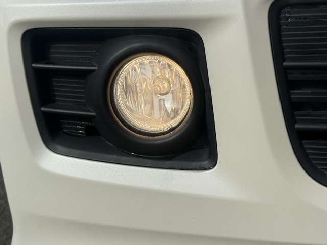 とても綺麗な状態のライトです。黄ばみ等もありません。