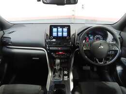 運転席＆助手席＆運転席ニーエアバック＆サイドエアバック＆カーテンエアバックの7つのエアバックが安全を守ります。