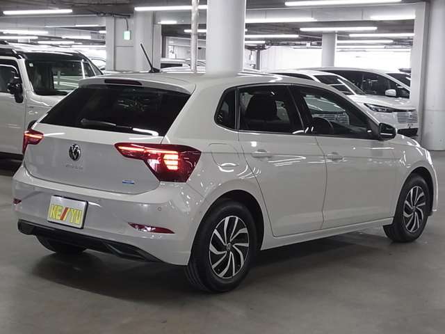 遠方（九州、沖縄除く）のお客様でも陸運局に持ちこまずに名義変更可能ですので店頭納車の場合は余計な諸費用も頂いておりません。遠方陸送納車も格安にてご納車可能です☆自走の場合は交通費相当でお届けも可能です