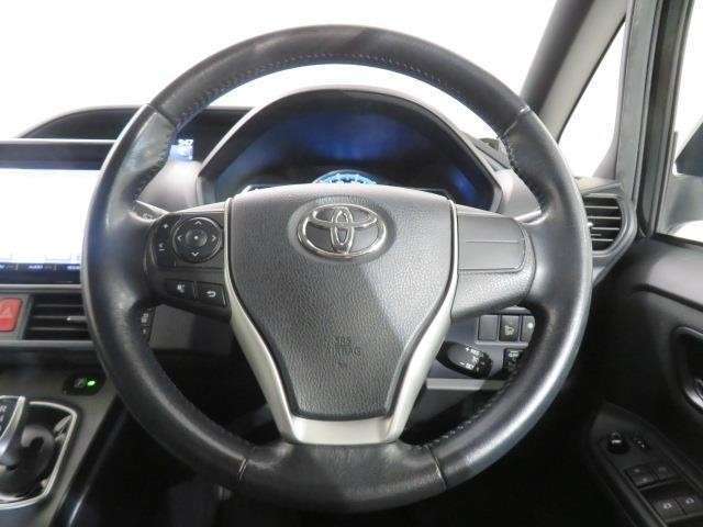 ハンドルは車を運転する上で、ずっと握っている重要なパーツです。手にフィットする物がいいですよね♪