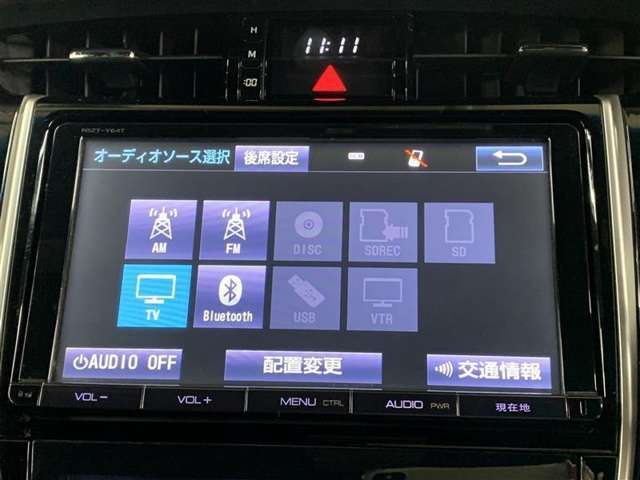 フルセグテレビ、DVD、CD、ブルートゥースオーディオなどが楽しめます。詳しくは販売店スタッフまでおたずねください