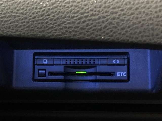 ETC車載器付きです。高速道路の料金所もスムーズに通過できます。