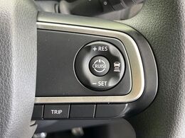 【アダプティブクルーズコントロール】高速道路での長距離走行が楽に！！自動で速度を保つクルーズコントロールが、衝突軽減システムと連携し、前方の車両を感知して車間を保つように速度調節してくれます！！