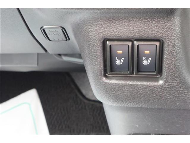 運転席/助手席シートヒーター付です。