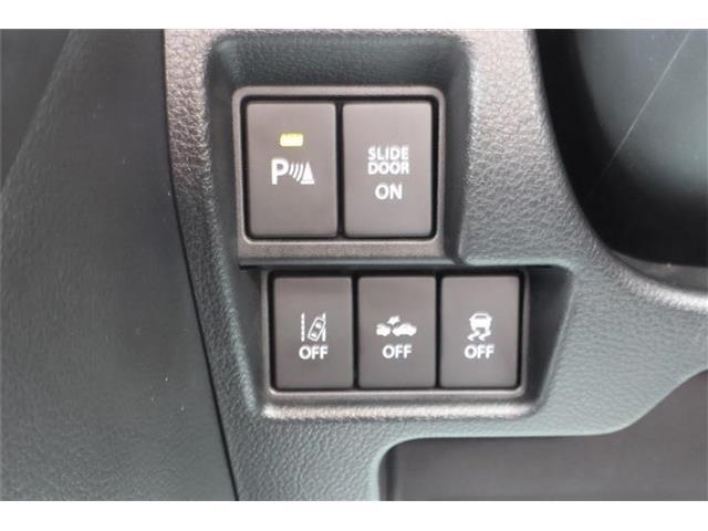パーキングセンサー付で、車庫入れも駐車もラクラクです。