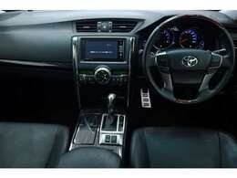 年式を感じさせない無い内装で御座います！マークxならではなシンプルな内装に仕上がっております！！