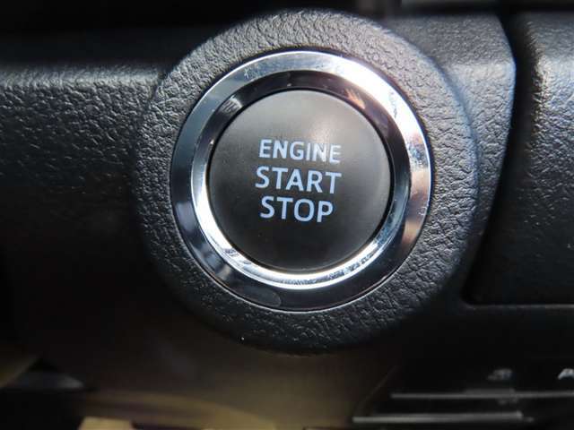 （スマートキー）キーを持ってさえいればドアのロックの開閉、エンジンスタートができます！