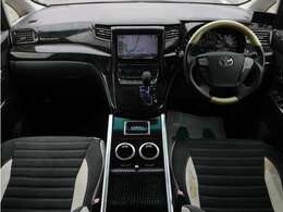 すっきりとしたアルファードらしいデザインのダッシュ回り！フロントビューの視認性もよく運転しやすいと思います★