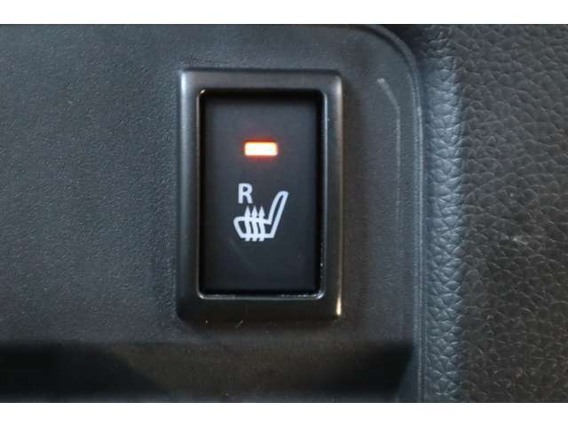 シートヒーター（運転席）付きです。