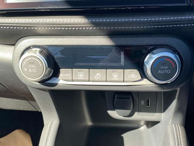 オートエアコンで車内はいつでも快適空間です！