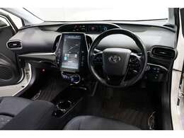 50系、トヨタのプリウスPHV、前期モデルが入荷！！レギュラー走行のPHV車です。車両重量1510kg・JC08モード燃費は37.2km/L・直列4気筒エンジン・98馬力のお車です（※カタログ参照）。