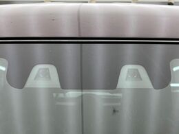 【スズキ　セーフティサポート】走行中に前方の車両等を認識し、衝突しそうな時は警報とブレーキで衝突回避と被害軽減をアシスト。より安全にドライブをお楽しみいただけます。