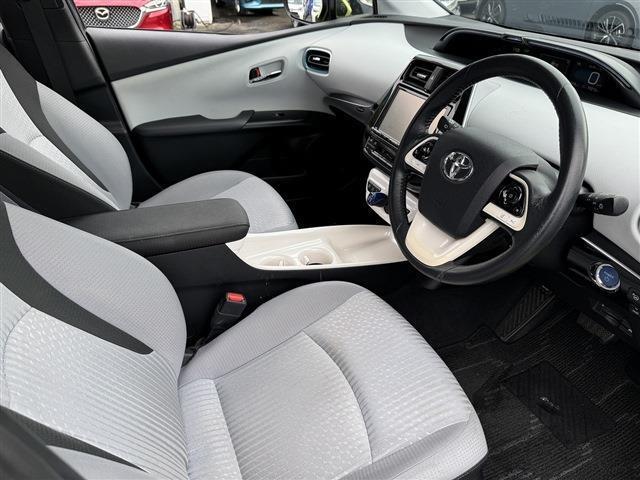 9inフルセグナビ・Bカメラ・BTオーディオ・LEDライト・ACC・LKA・HUD・BSM・AHB・Pアシスト・ETC・オートライト・本革ステア・15AW・ドアバイザー・プライバシーガラス