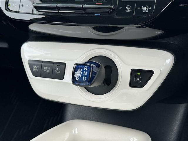 9inフルセグナビ・Bカメラ・BTオーディオ・LEDライト・ACC・LKA・HUD・BSM・AHB・Pアシスト・ETC・オートライト・本革ステア・15AW・ドアバイザー・プライバシーガラス