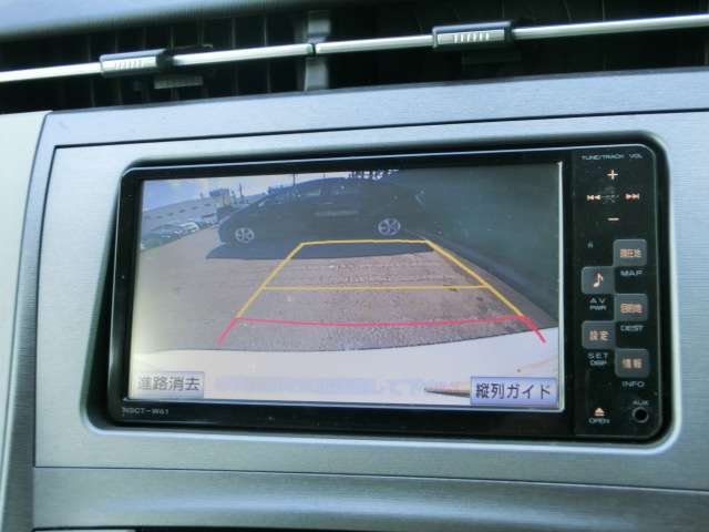 ☆駐車時も安心のバックカメラ付きなので駐車が苦手な方や初心者の方でも楽々駐車出来ますよ☆