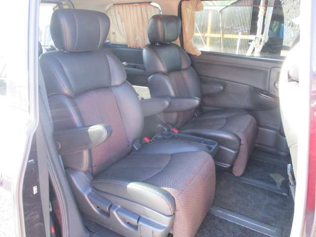 ご納車後の車検や板金塗装などなど、当店でお買い求めいただきましたお客様とはご納車後も長いお付き合いが出来ればとスタッフ一同考えておりますので、車の事はなんでもご相談下さいませ！