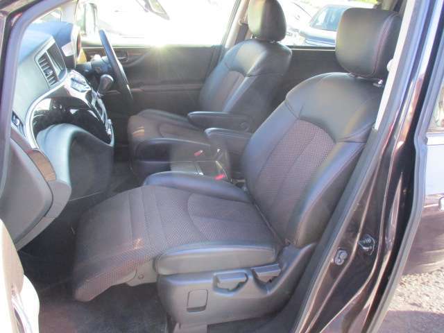 ご納車後の車検や板金塗装などなど、当店でお買い求めいただきましたお客様とはご納車後も長いお付き合いが出来ればとスタッフ一同考えておりますので、車の事はなんでもご相談下さいませ！