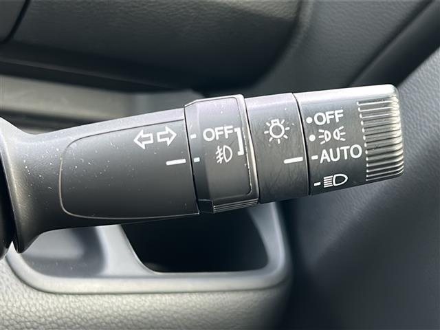 気になる車はすぐにお問い合わせください！画面右側の0066から始まる無料ダイヤルからお問い合わせ下さい！専門スタッフがお車のご質問にお答えいたします！