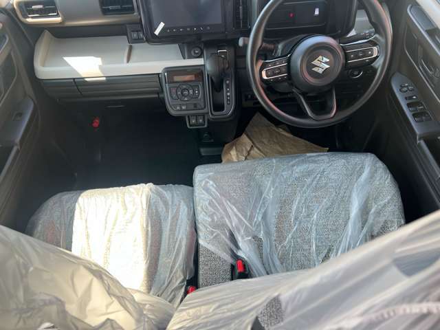 運転席・助手席の俯瞰視点です！乗った際のイメージが湧きますね！